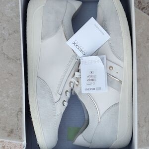 GEOX Myria Sneaker size 10